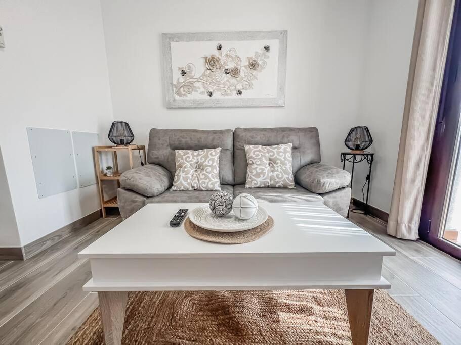 Modern 2 Bed Apartment With Pool In Frigiliana Dış mekan fotoğraf