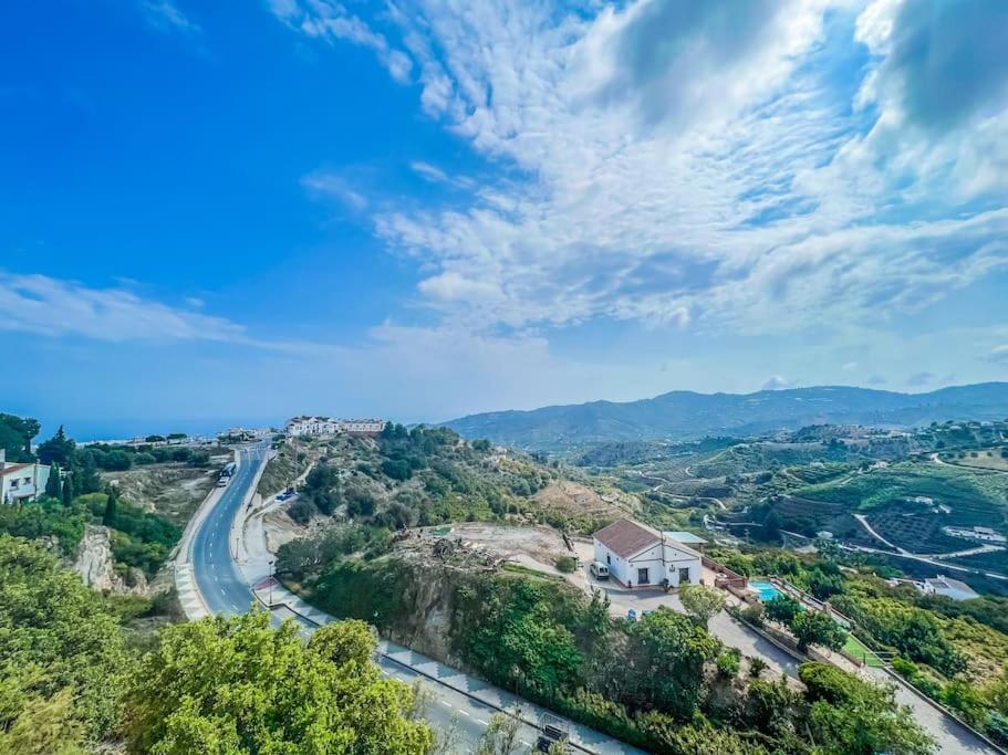 Modern 2 Bed Apartment With Pool In Frigiliana Dış mekan fotoğraf